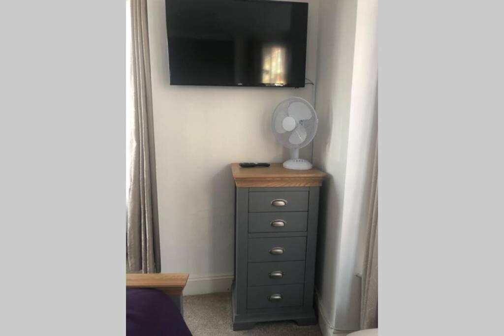 Bernards Hideout Apartment Cromer